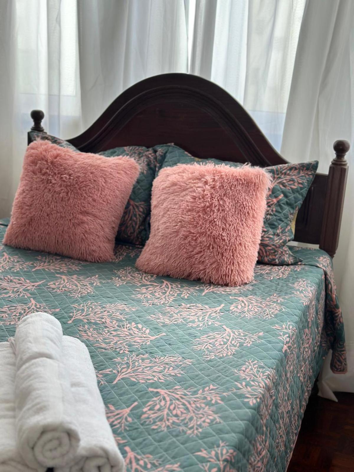 Apartament Em *